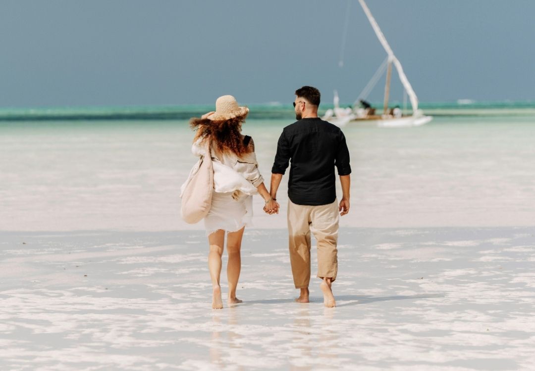 zanzibar beach couple